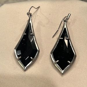*Rare* Kendra Scott Olivia Earrings- Midnight Blue in Silver
